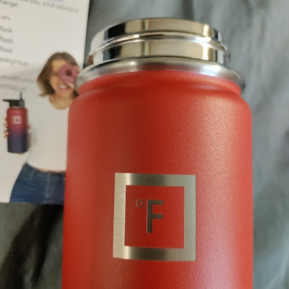 18 oz Iron Flask sports bottle red - Picture 12 of 12